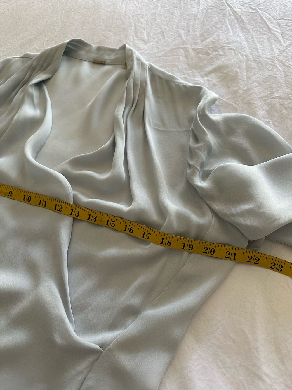 Elie Tahari Pale Blue Draped V-Neck Flutter Sleeve Silk Blouse, size large - Picture 14 of 17